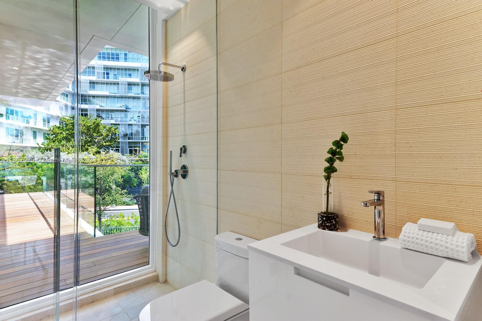 Ritz Carlton Residences - Residential