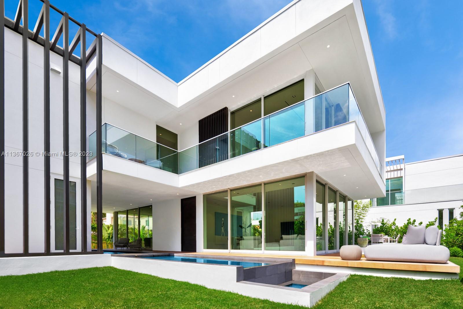 Ritz Carlton Residences - Residential