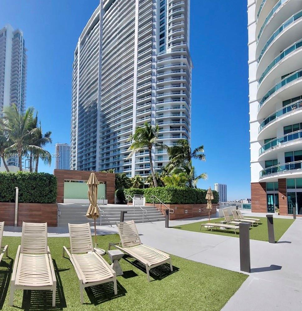 Wind Condo - Residential