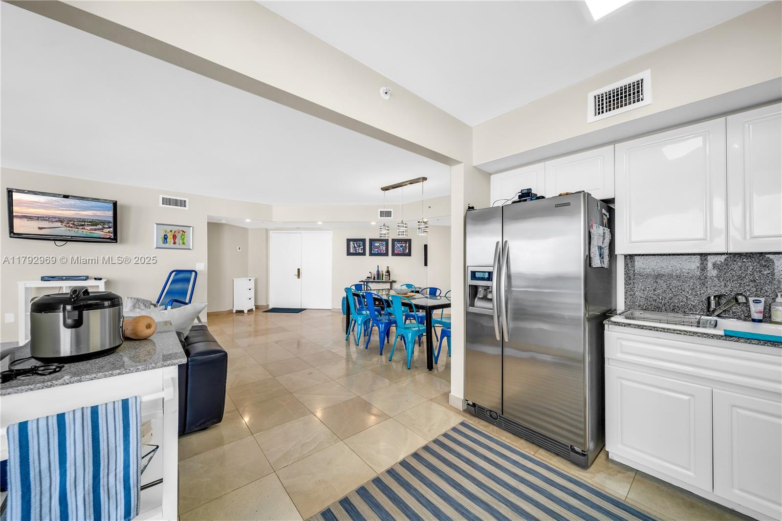 LA GORCE PALACE CONDO - Residential Lease