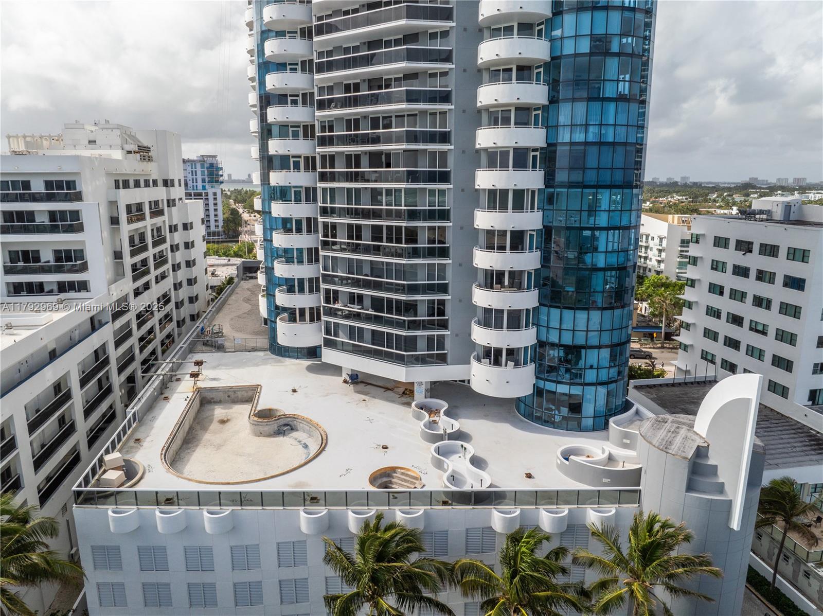 LA GORCE PALACE CONDO - Residential Lease