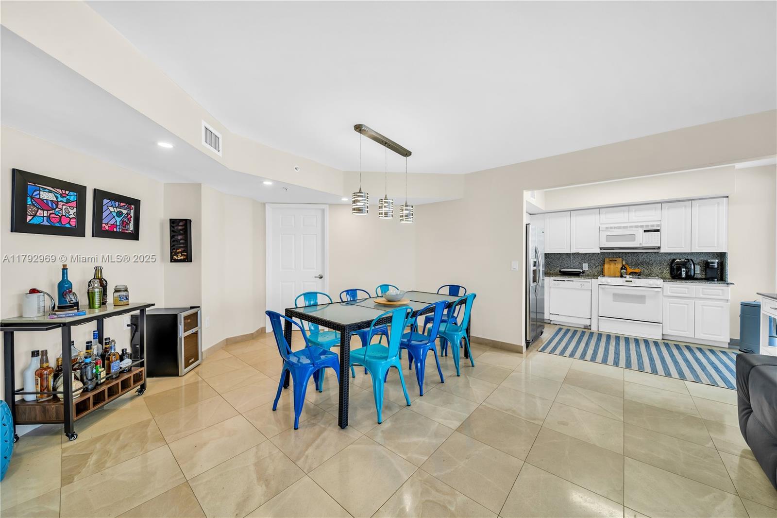 LA GORCE PALACE CONDO - Residential Lease