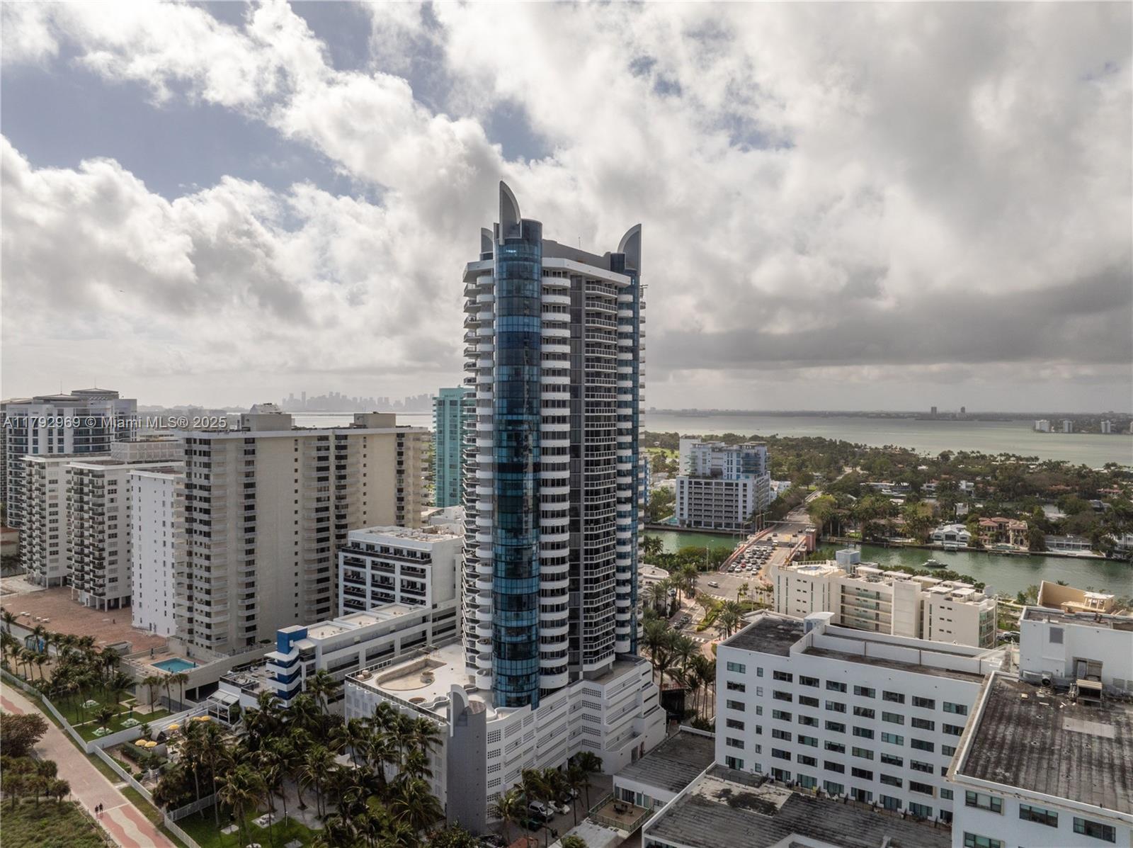 LA GORCE PALACE CONDO - Residential Lease