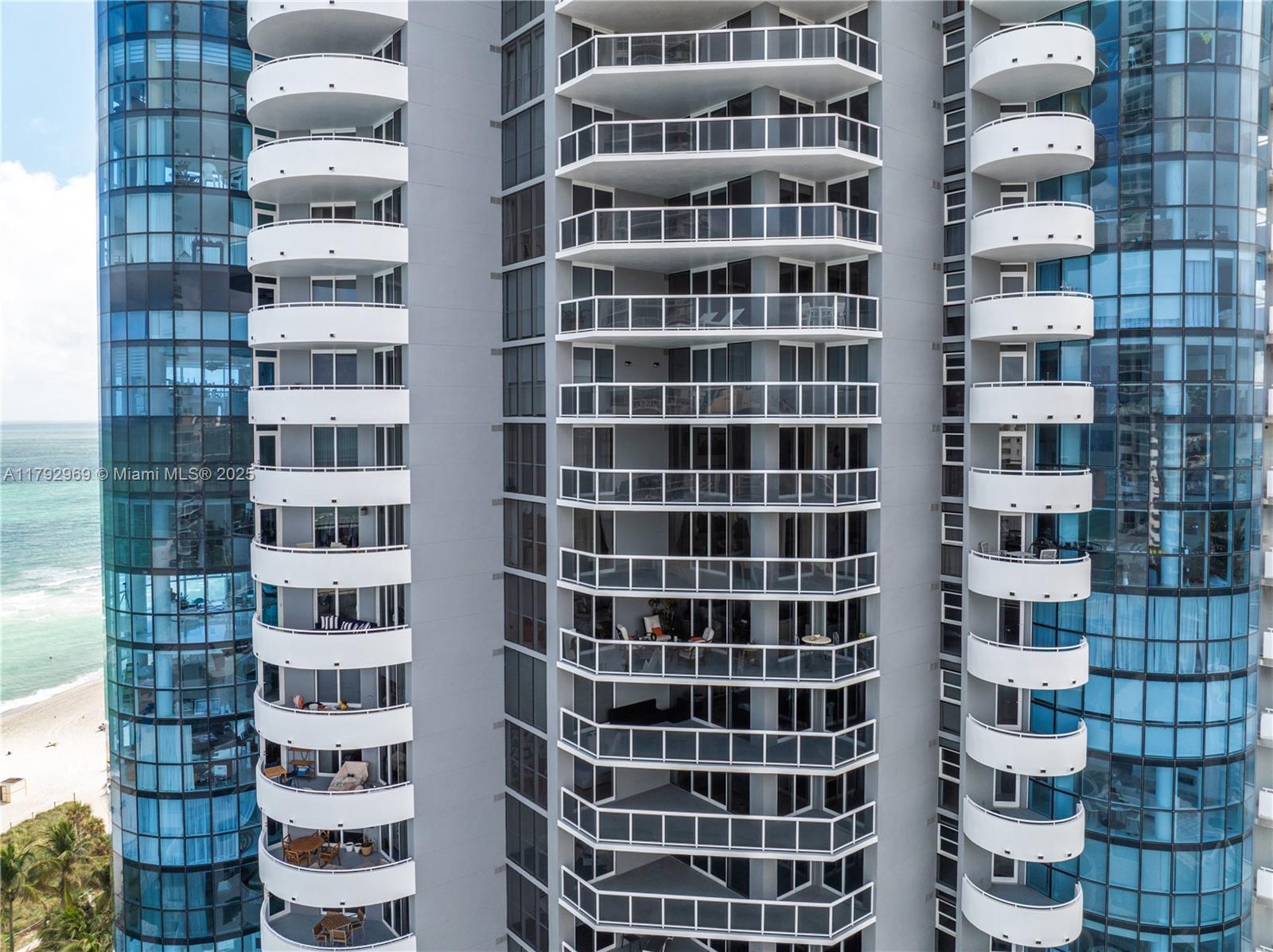 LA GORCE PALACE CONDO - Residential Lease