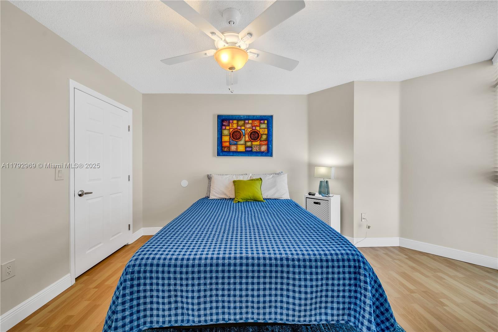 LA GORCE PALACE CONDO - Residential Lease