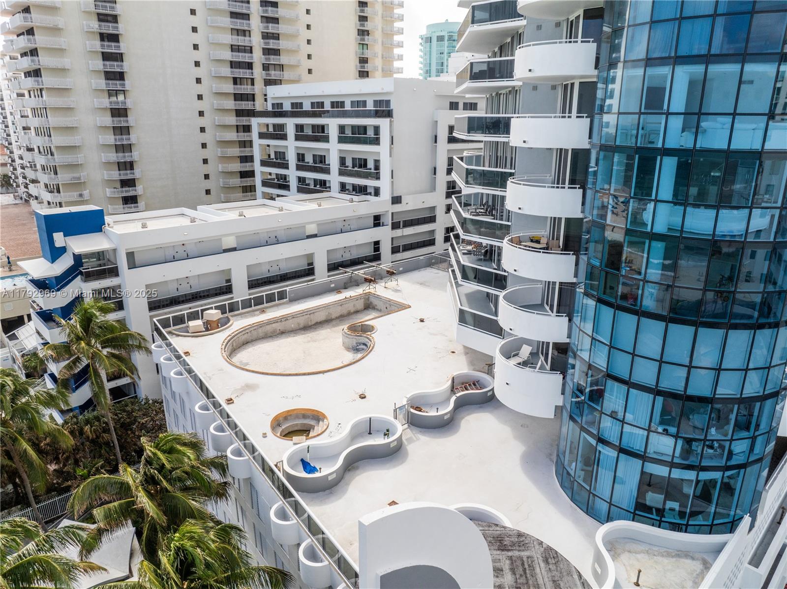 LA GORCE PALACE CONDO - Residential Lease