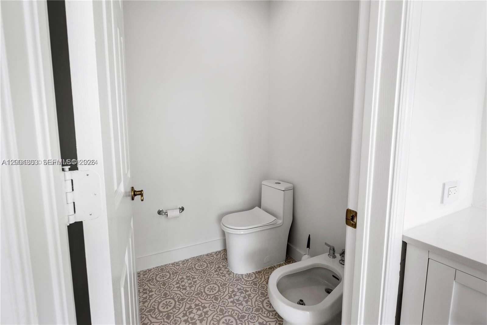 MIRELDA ESTATES - Residential Lease