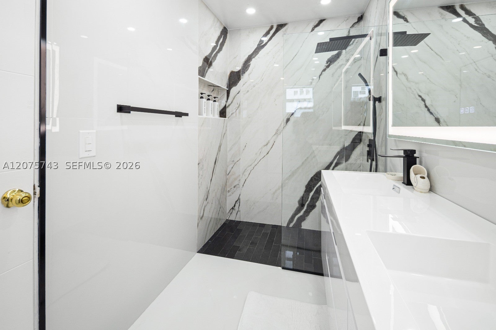 1460 Marseille Dr