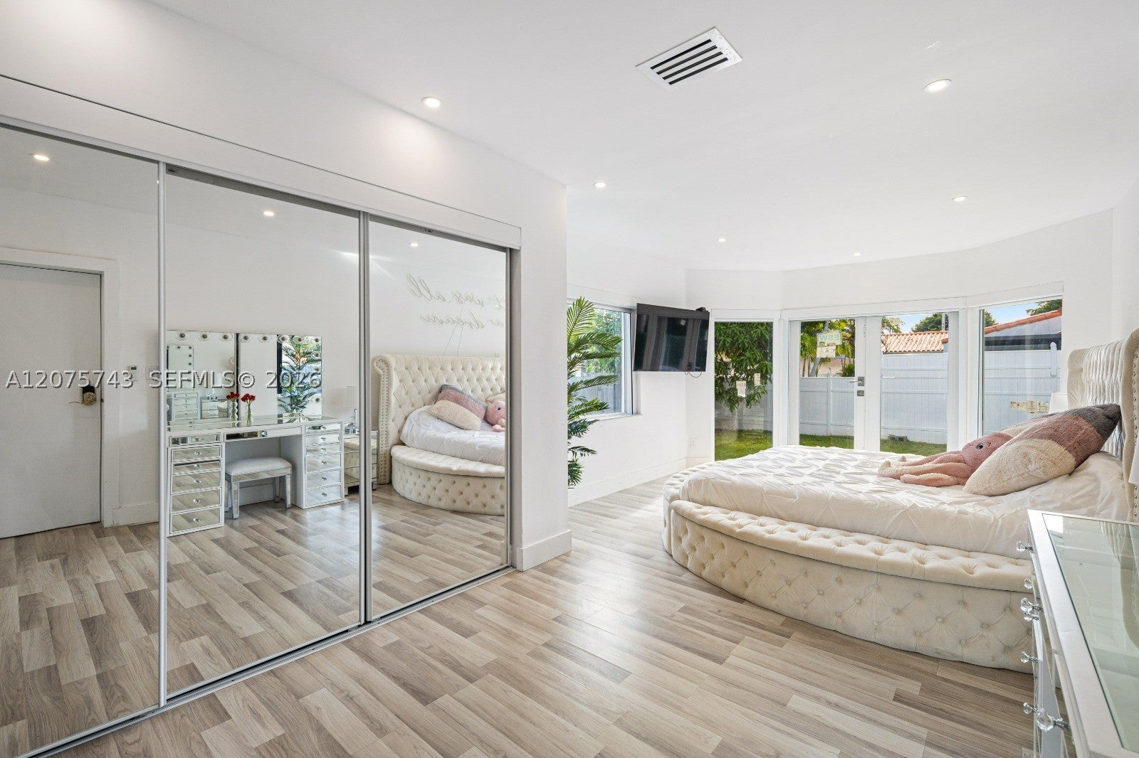 1460 Marseille Dr