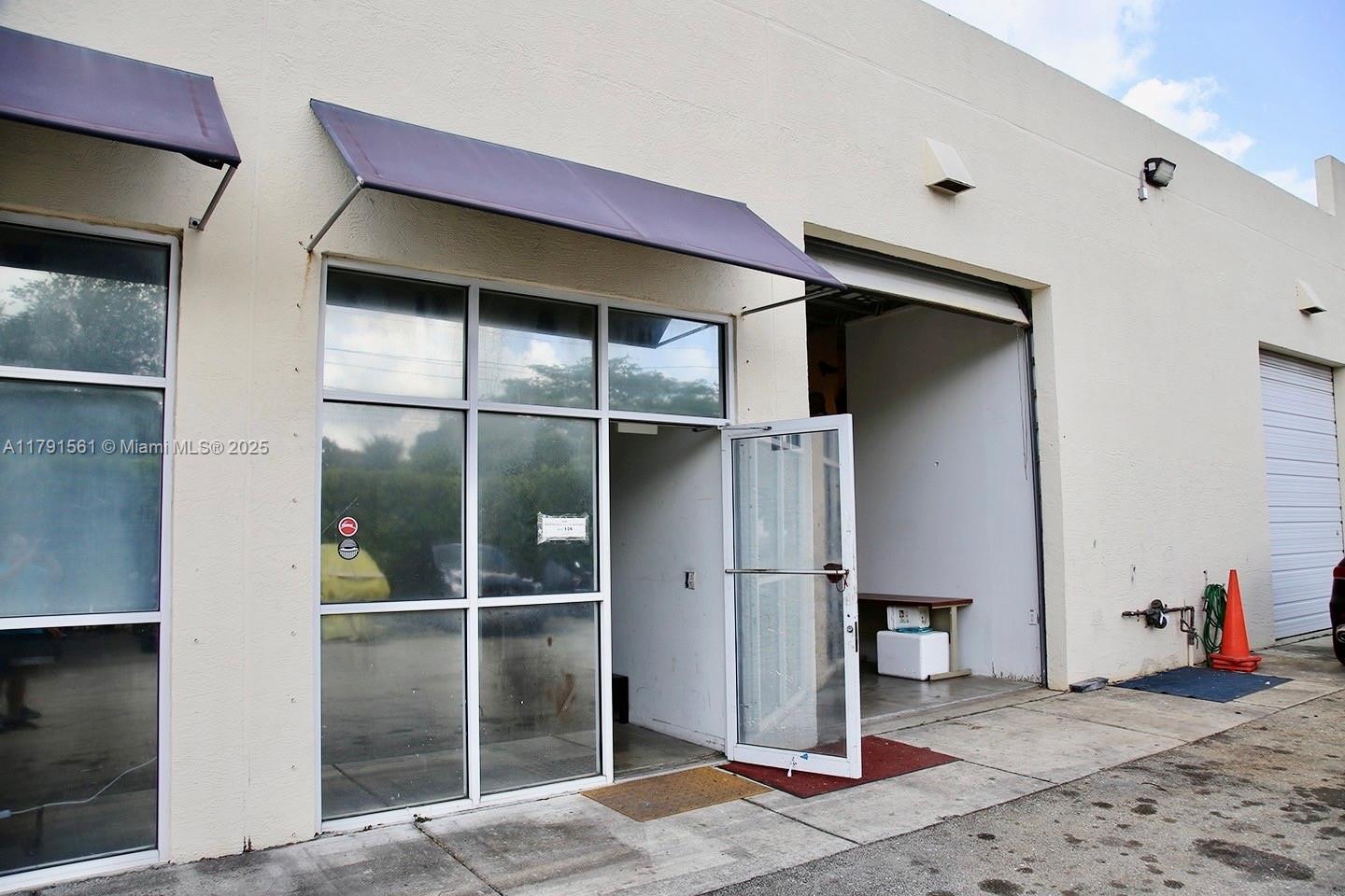 1480 NE 131 St 105