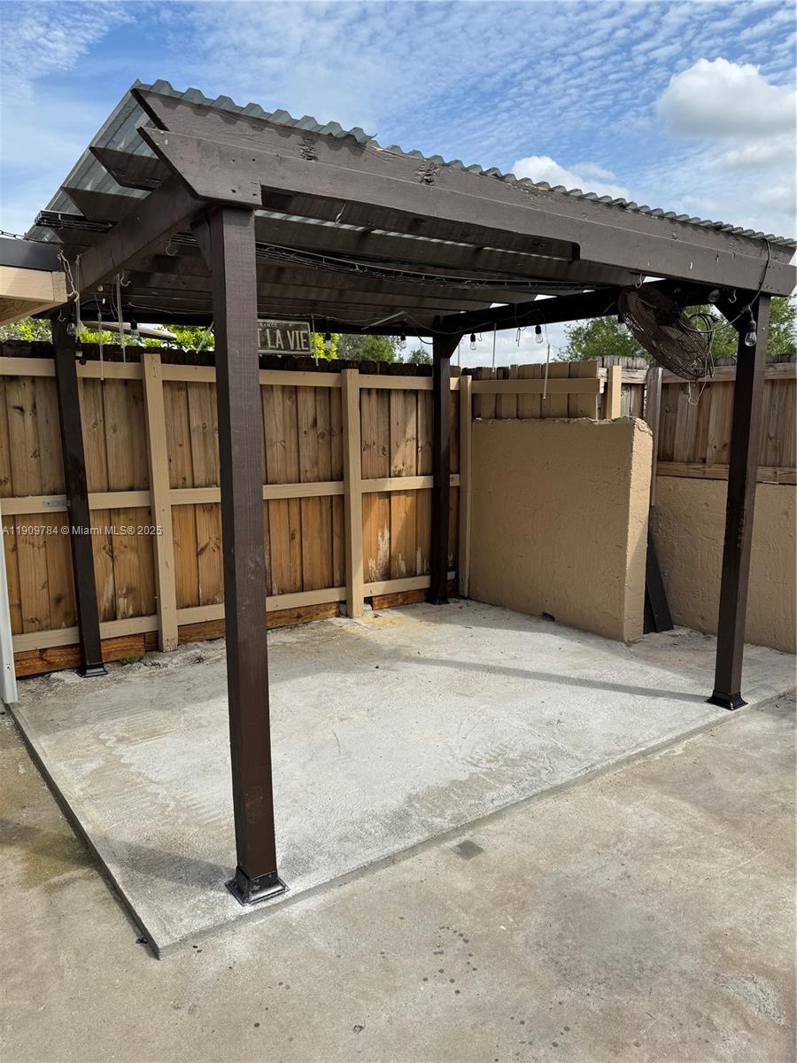 MILLER DREAMS SEC 1 - Residential Lease