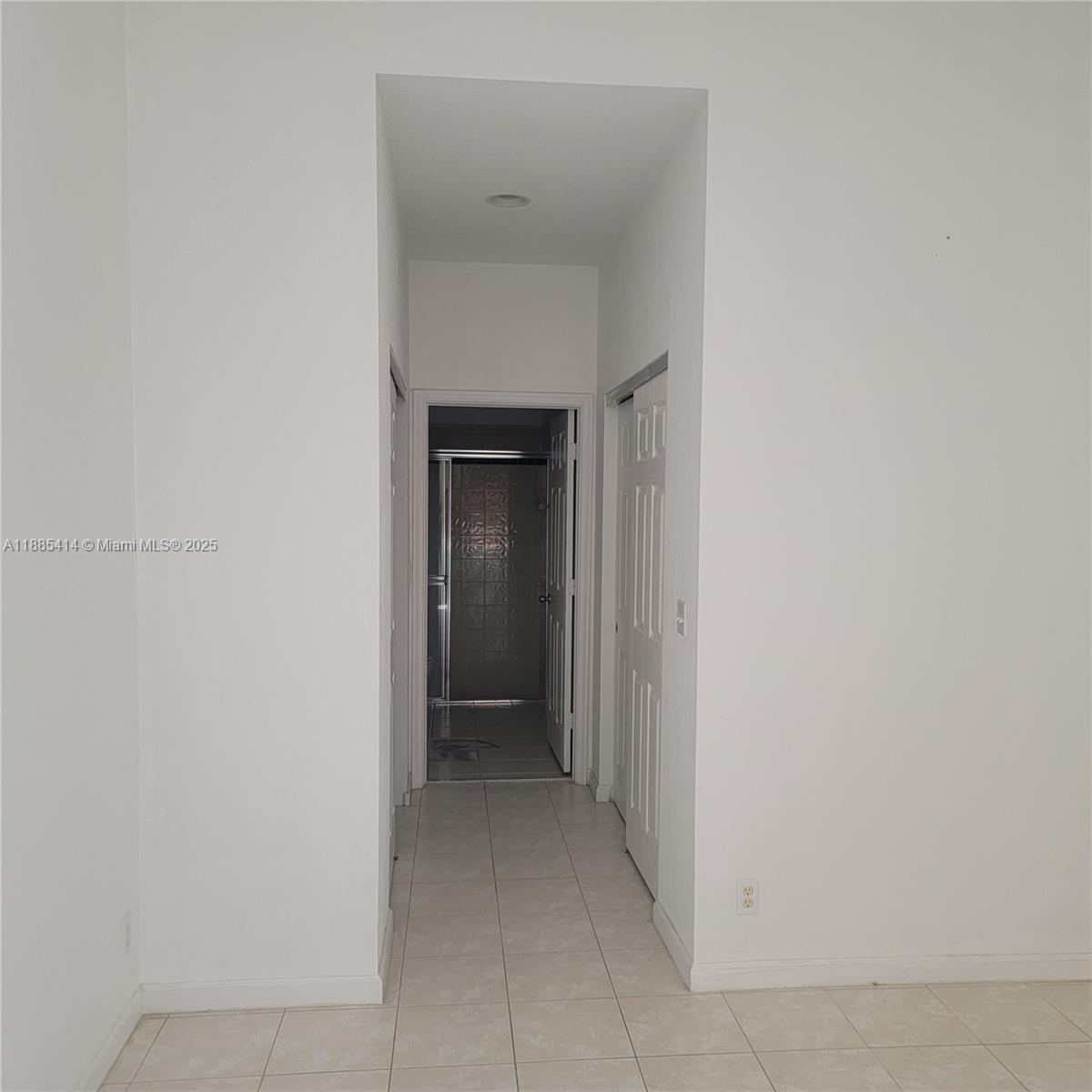 INVERRARY VILLAGE - Residential Lease