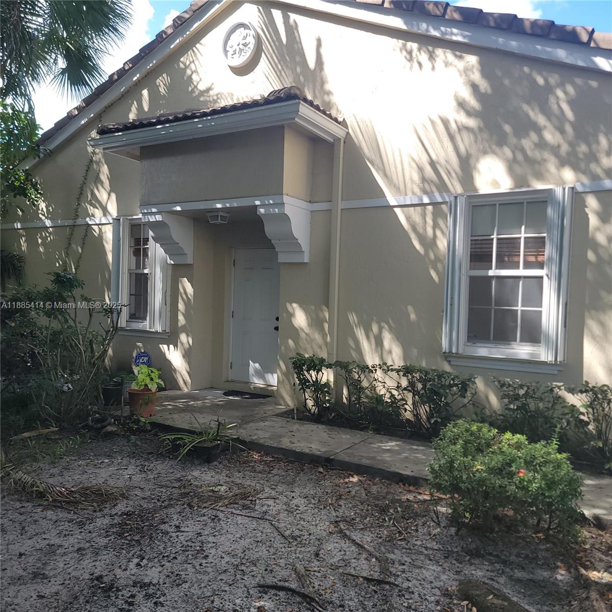 INVERRARY VILLAGE - Residential Lease