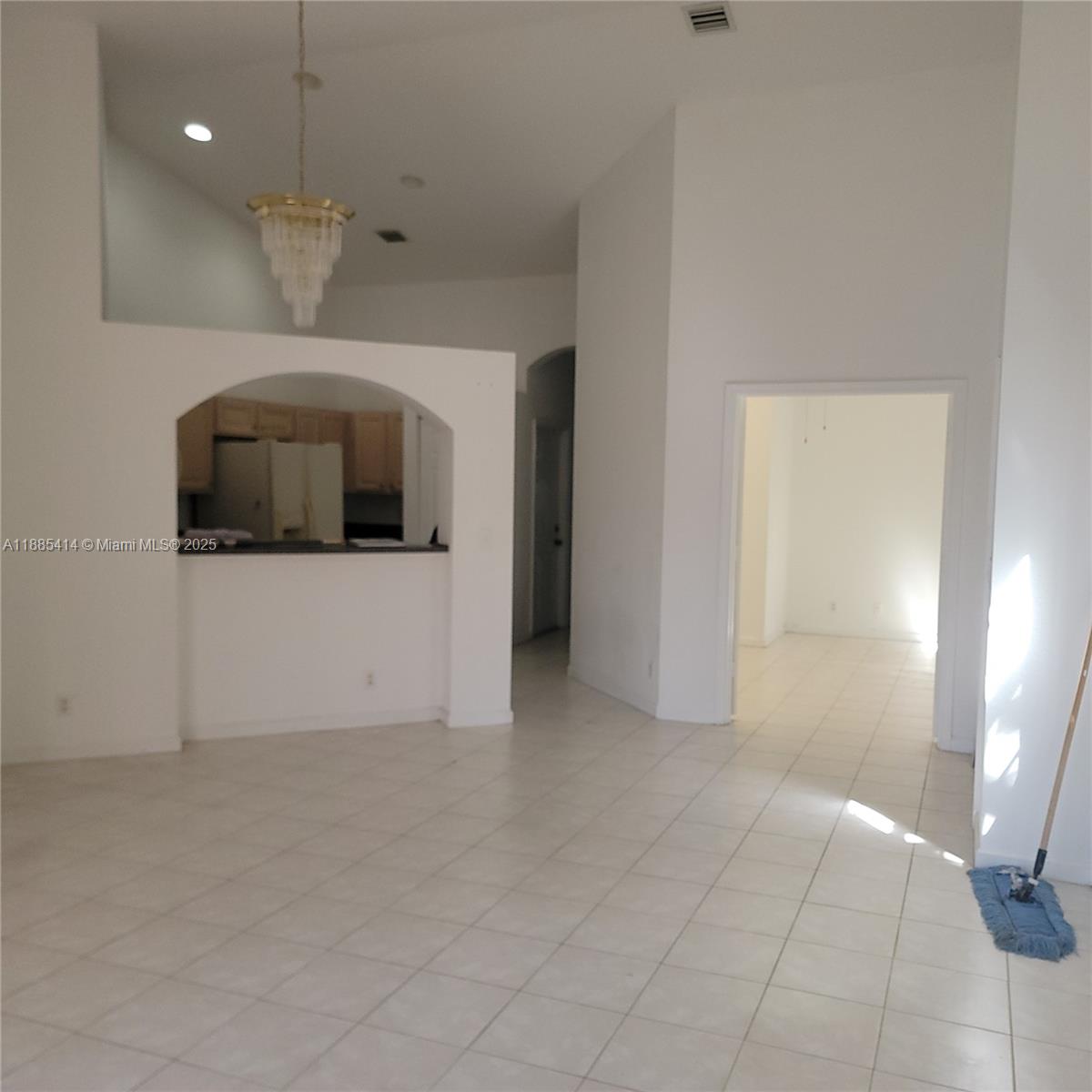 INVERRARY VILLAGE - Residential Lease