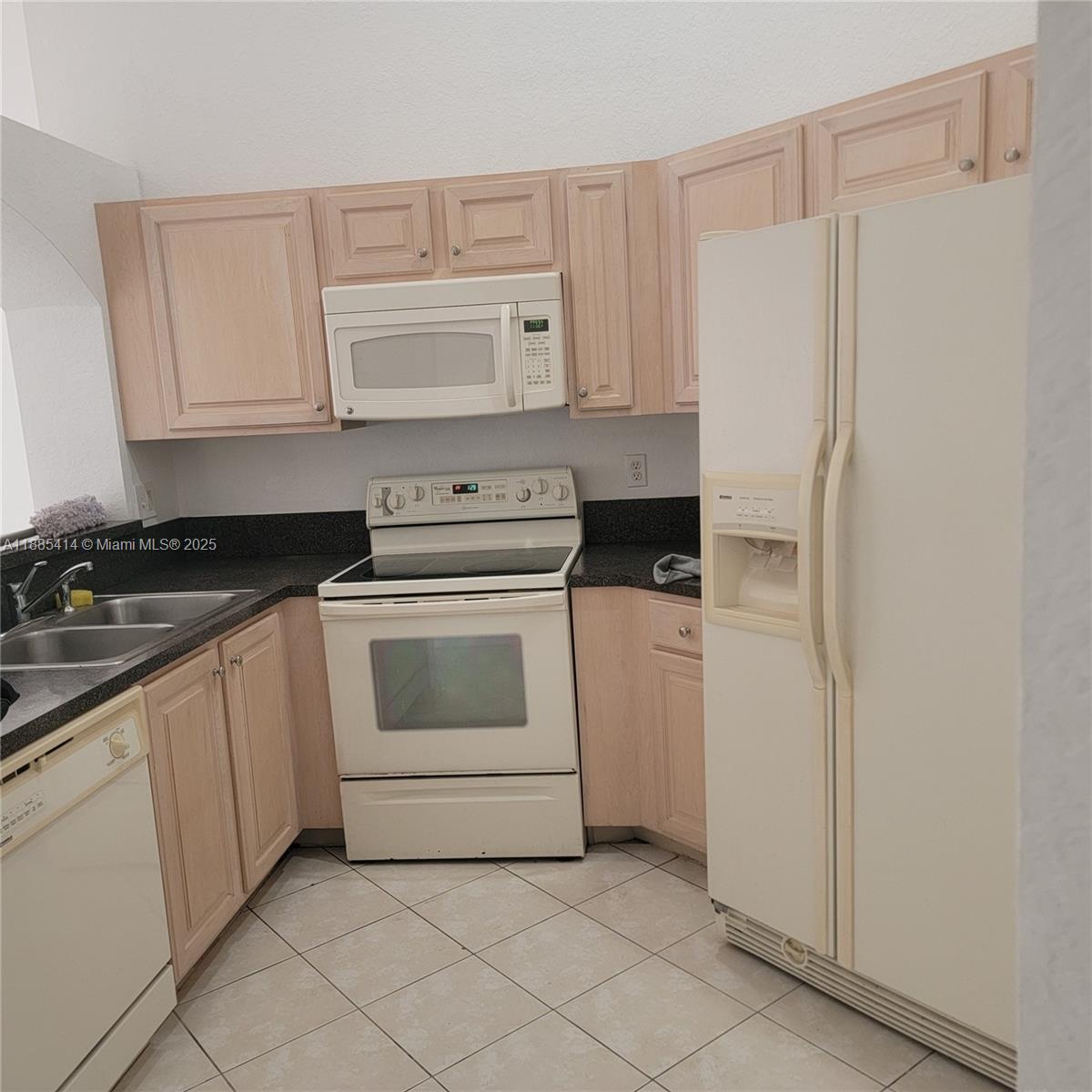 INVERRARY VILLAGE - Residential Lease
