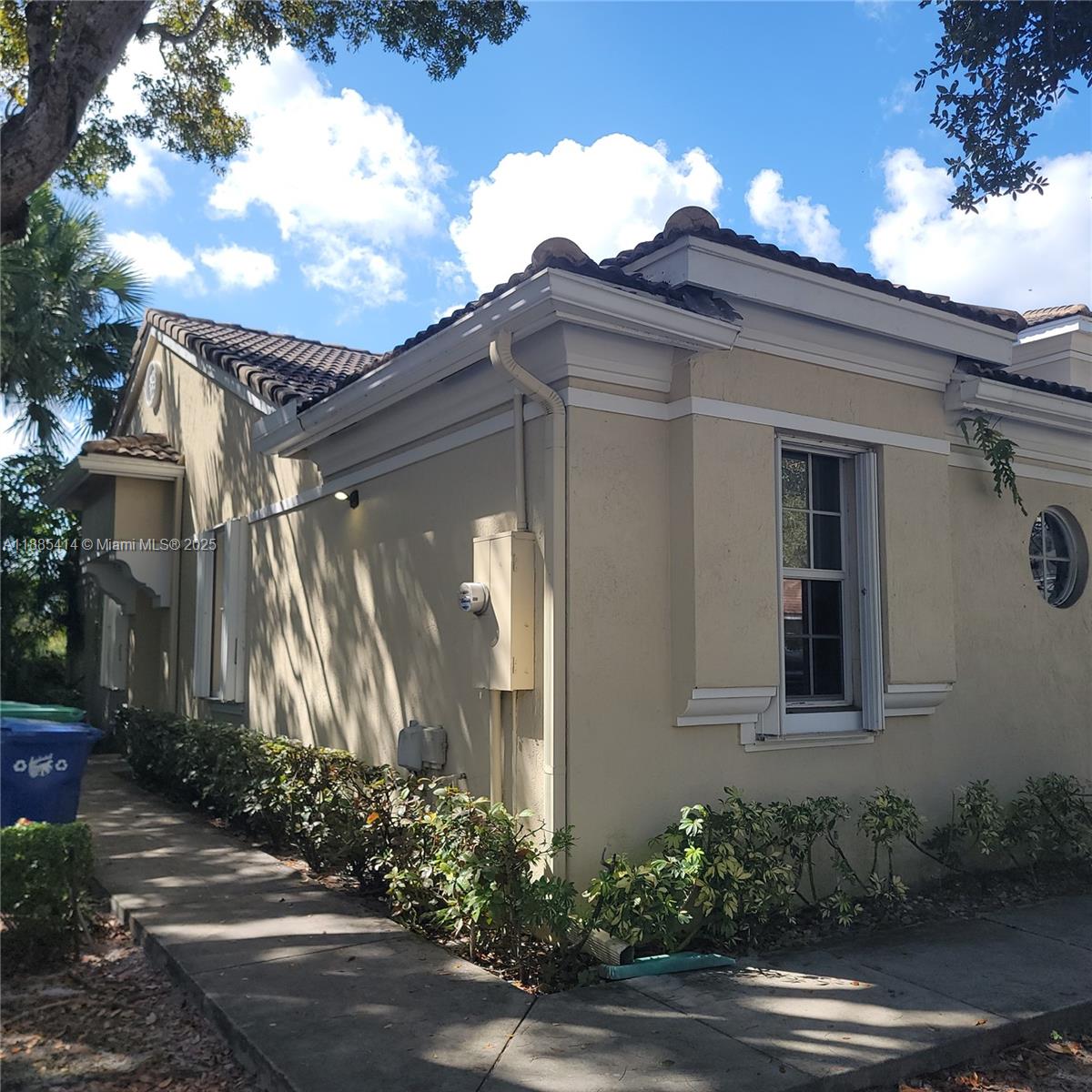INVERRARY VILLAGE - Residential Lease