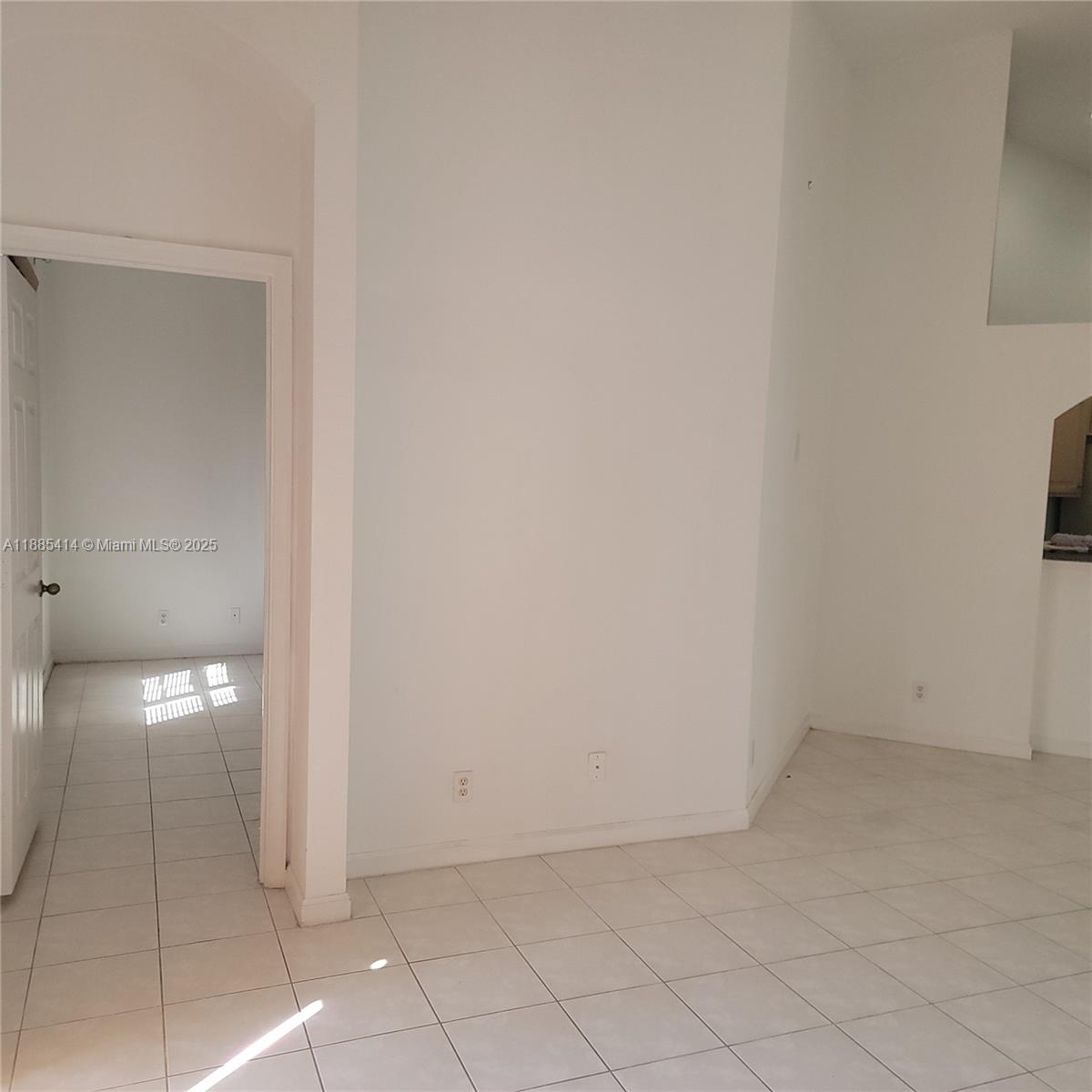 INVERRARY VILLAGE - Residential Lease