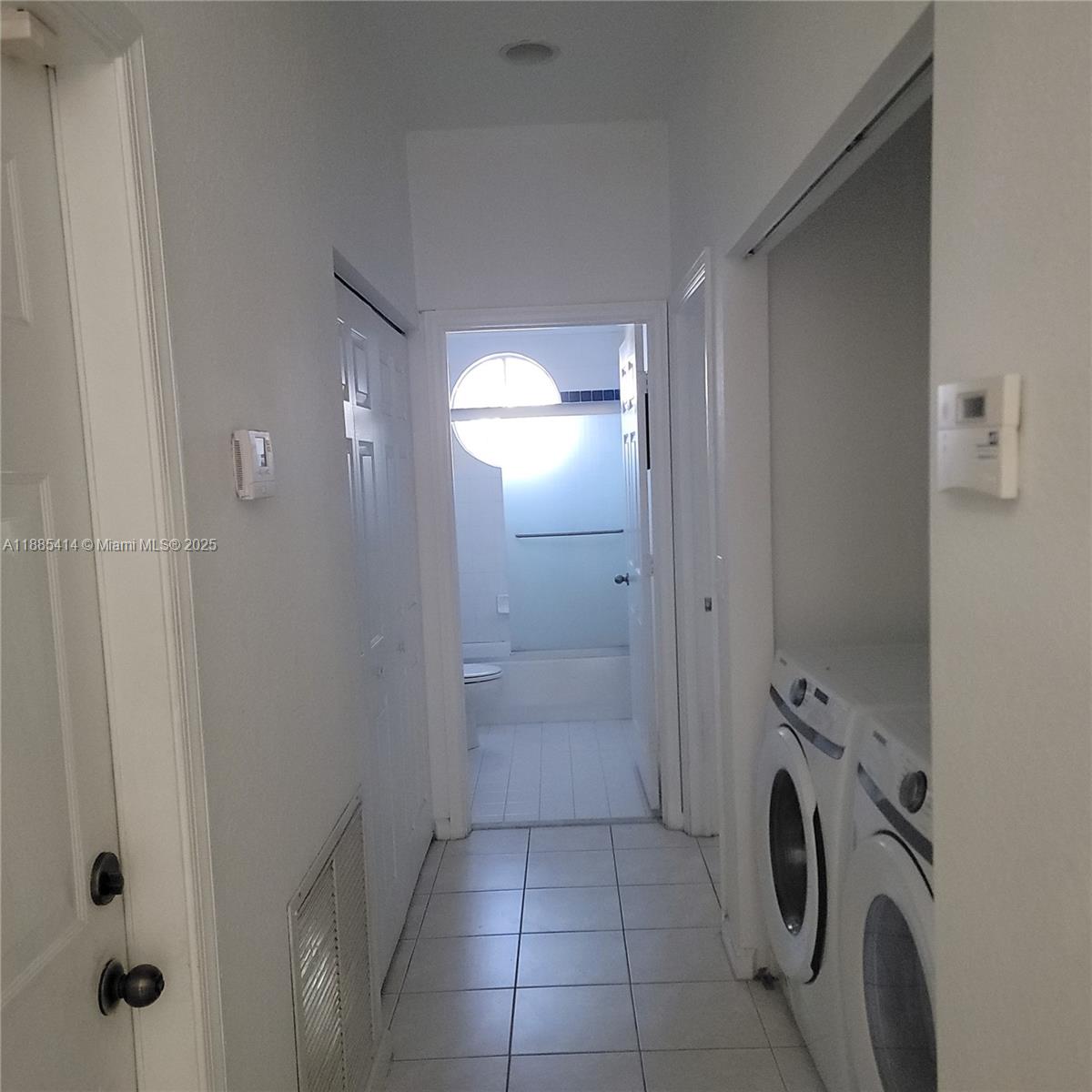 INVERRARY VILLAGE - Residential Lease