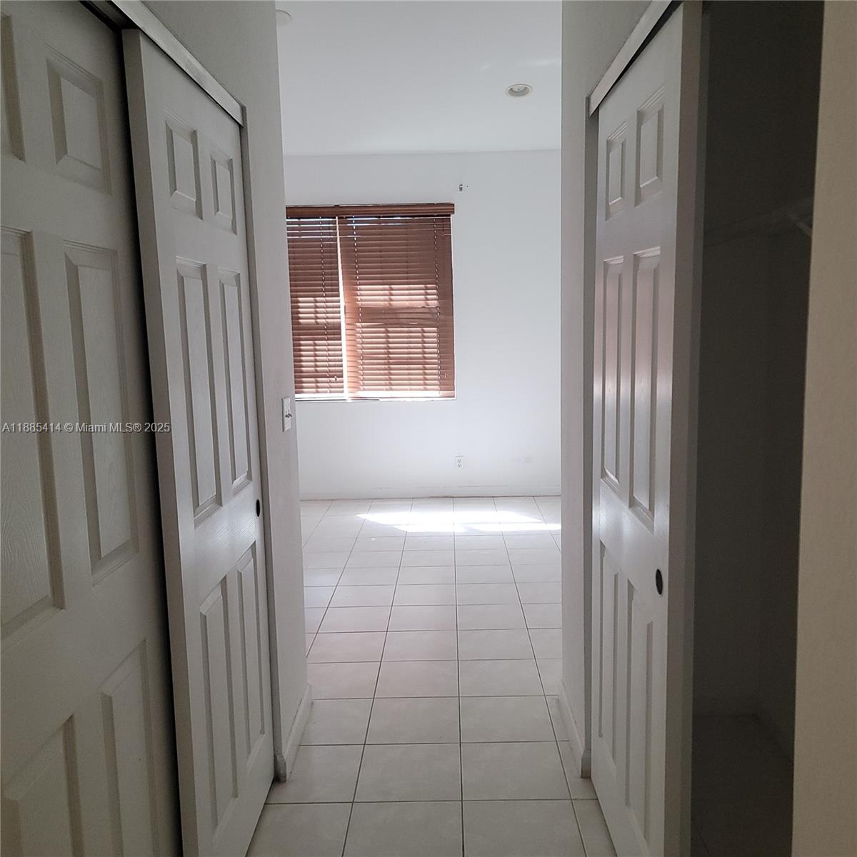 INVERRARY VILLAGE - Residential Lease