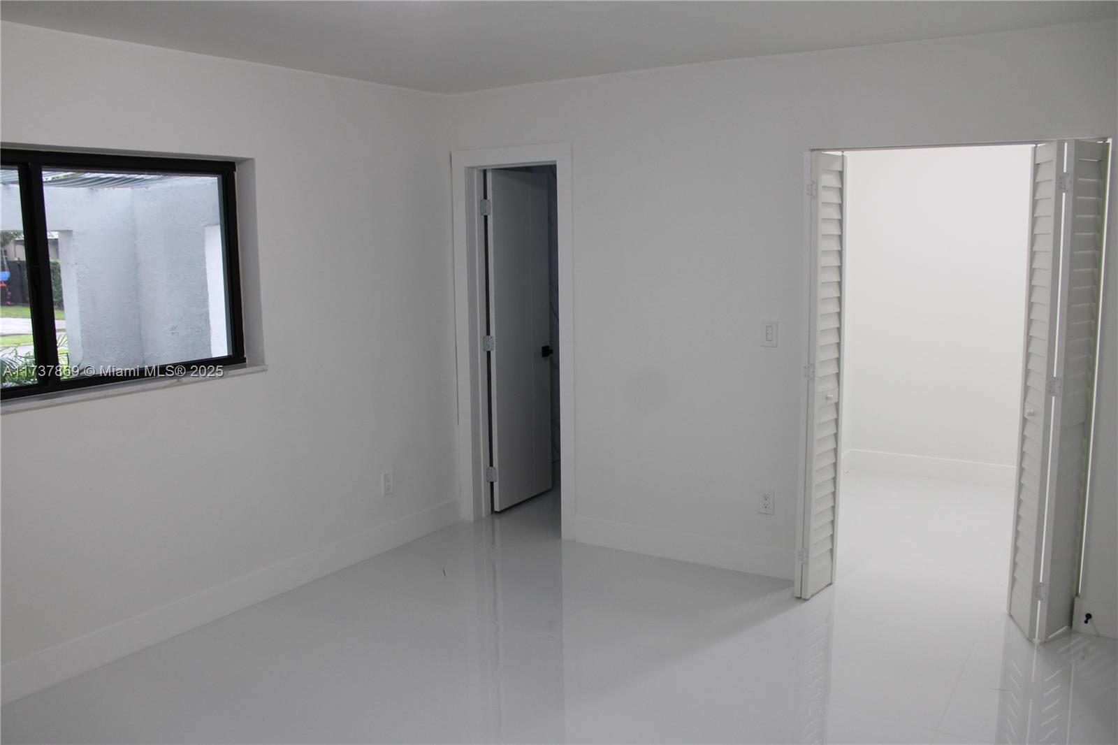 KENDALL SUNSET HOMES - Residential