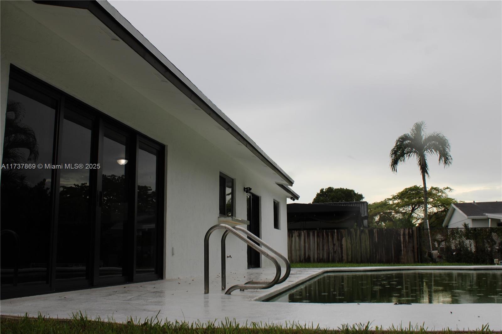 KENDALL SUNSET HOMES - Residential