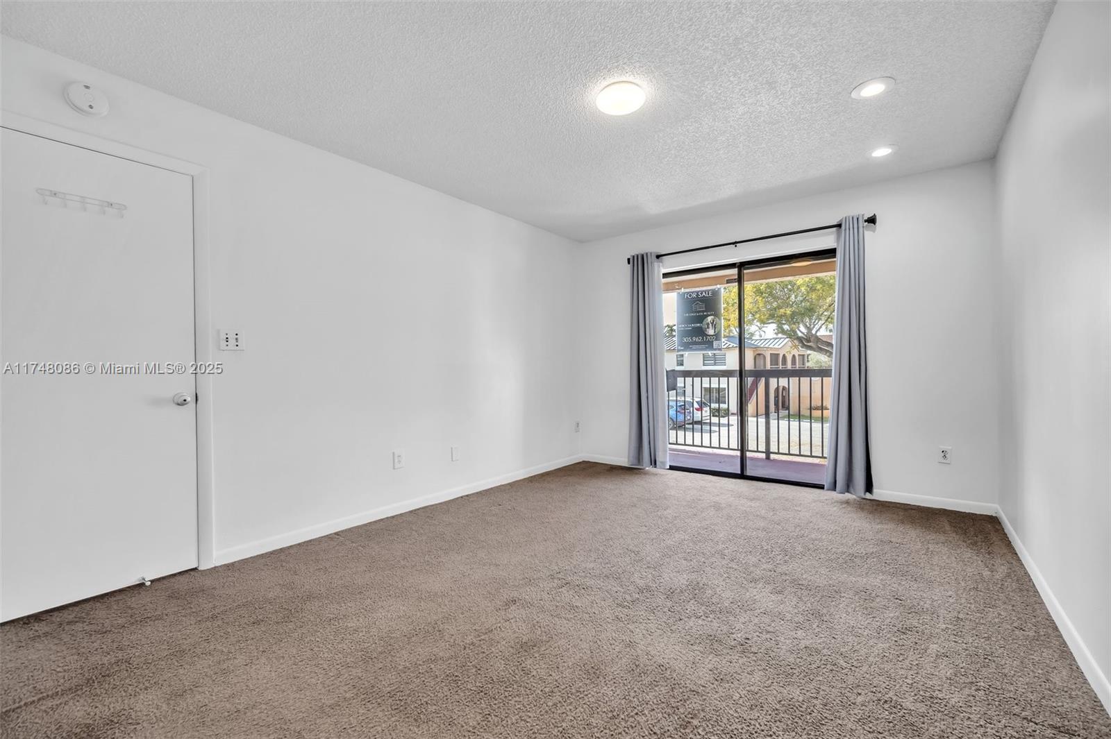 MOORS POINTE CONDO - Residential