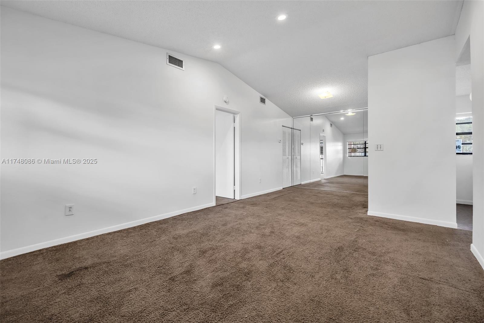 MOORS POINTE CONDO - Residential