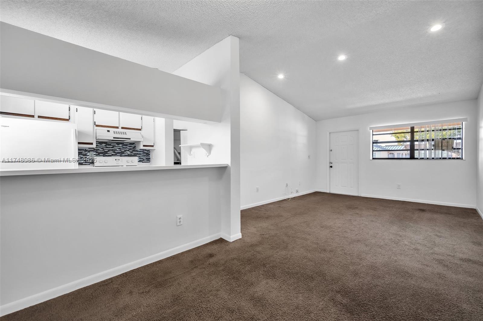 MOORS POINTE CONDO - Residential