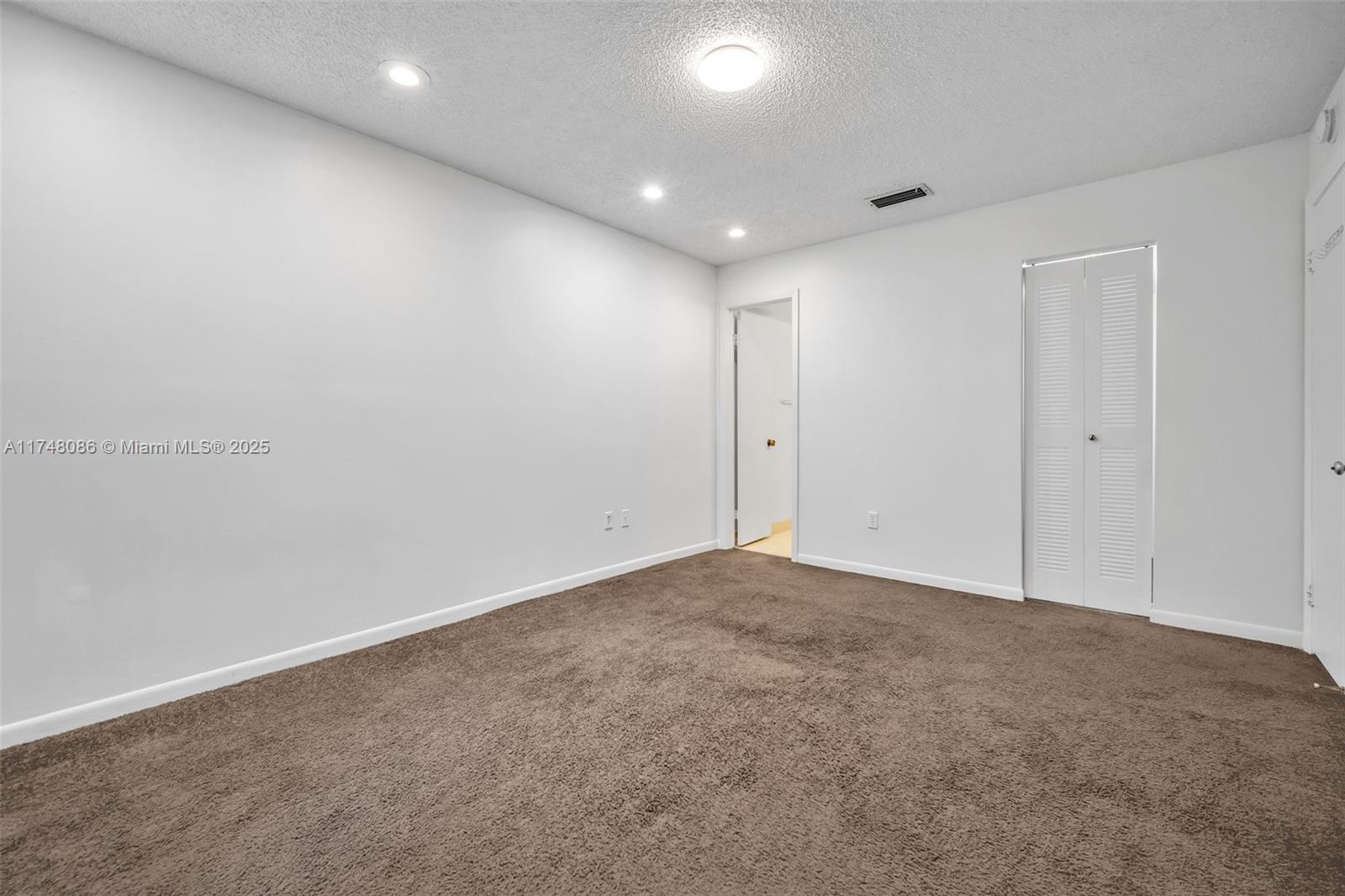 MOORS POINTE CONDO - Residential