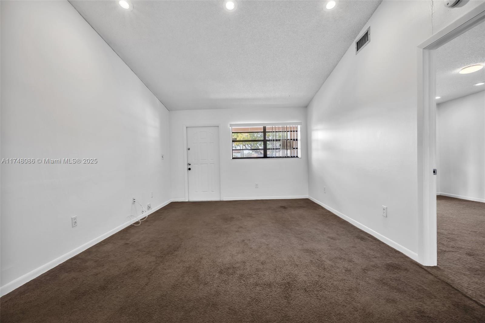 MOORS POINTE CONDO - Residential