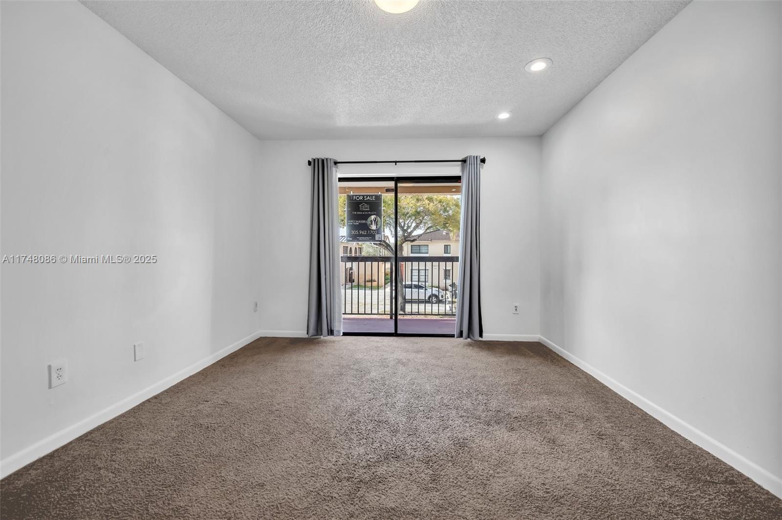 MOORS POINTE CONDO - Residential