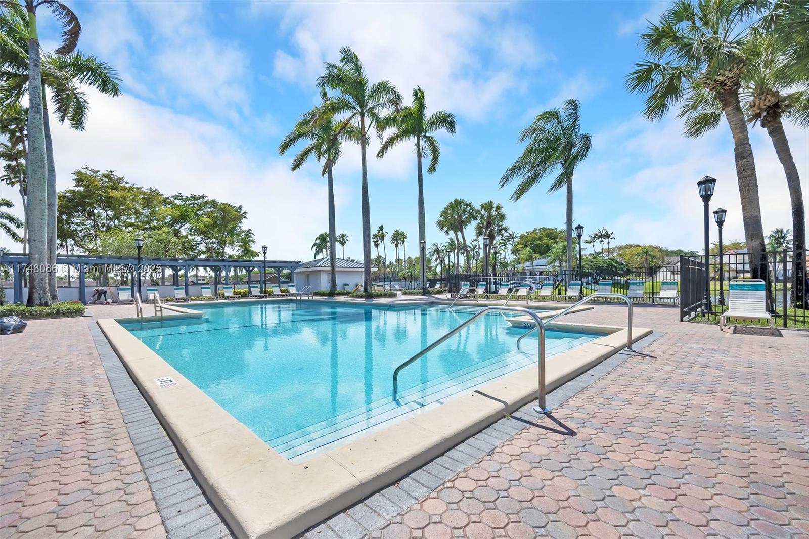 MOORS POINTE CONDO - Residential