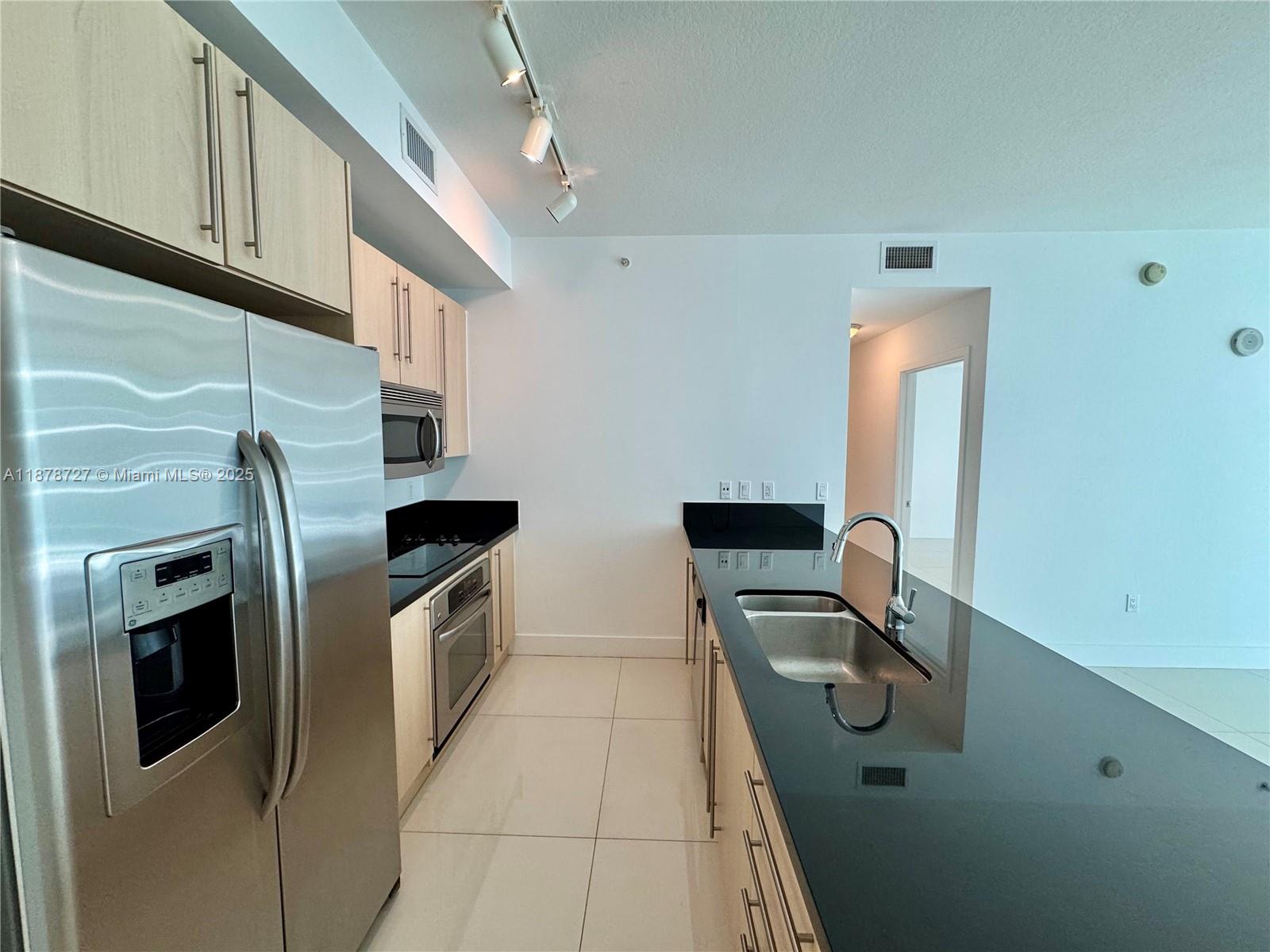 1111 SW 1st Ave 3015-N