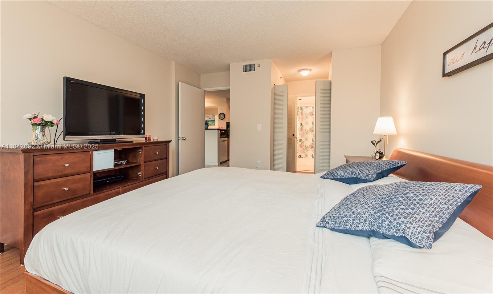 THE YACHT CLUB AT AVENTURA - Residential Lease