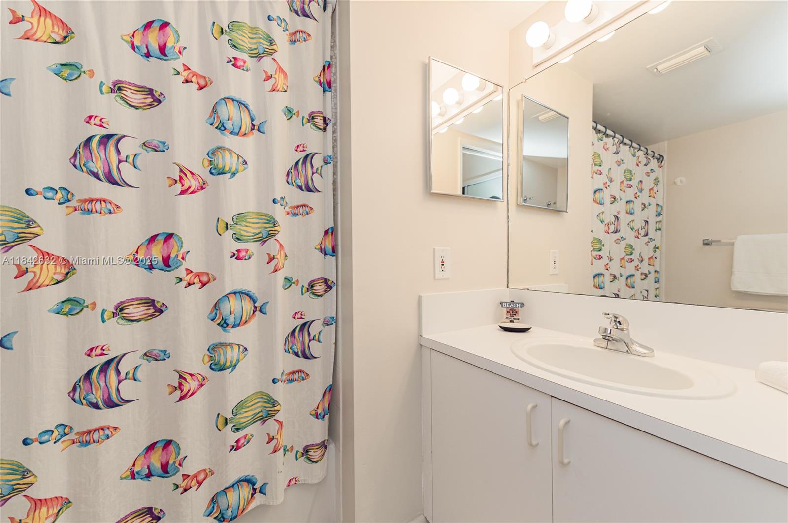 THE YACHT CLUB AT AVENTURA - Residential Lease