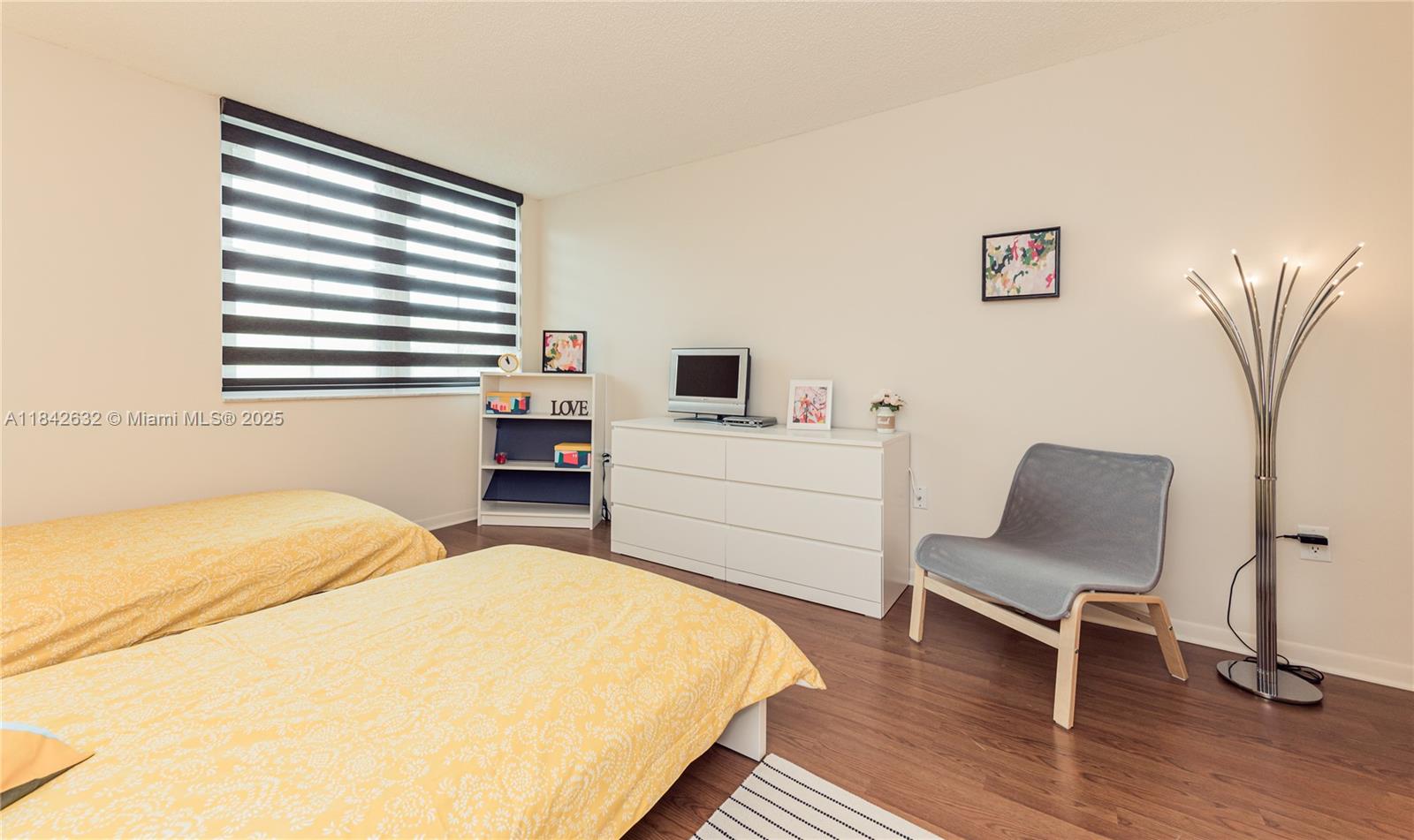 THE YACHT CLUB AT AVENTURA - Residential Lease