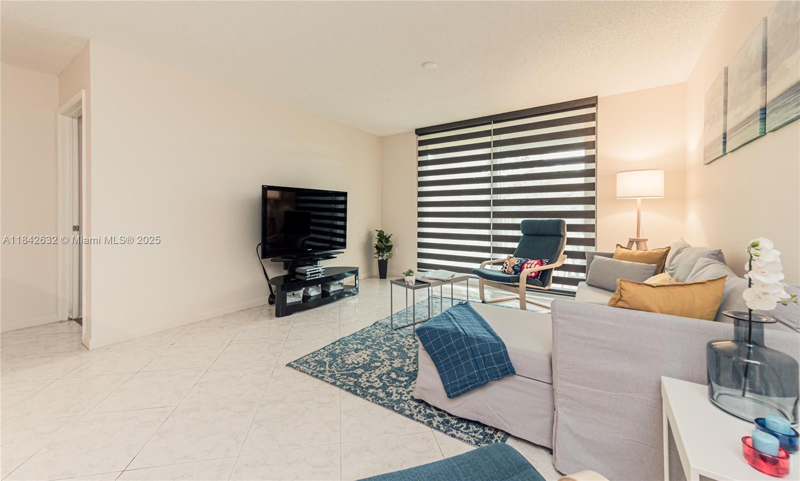 THE YACHT CLUB AT AVENTURA - Residential Lease