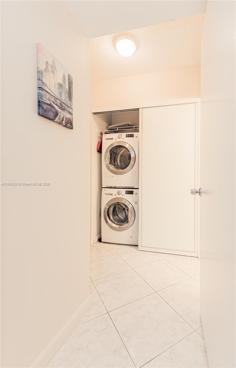 THE YACHT CLUB AT AVENTURA - Residential Lease