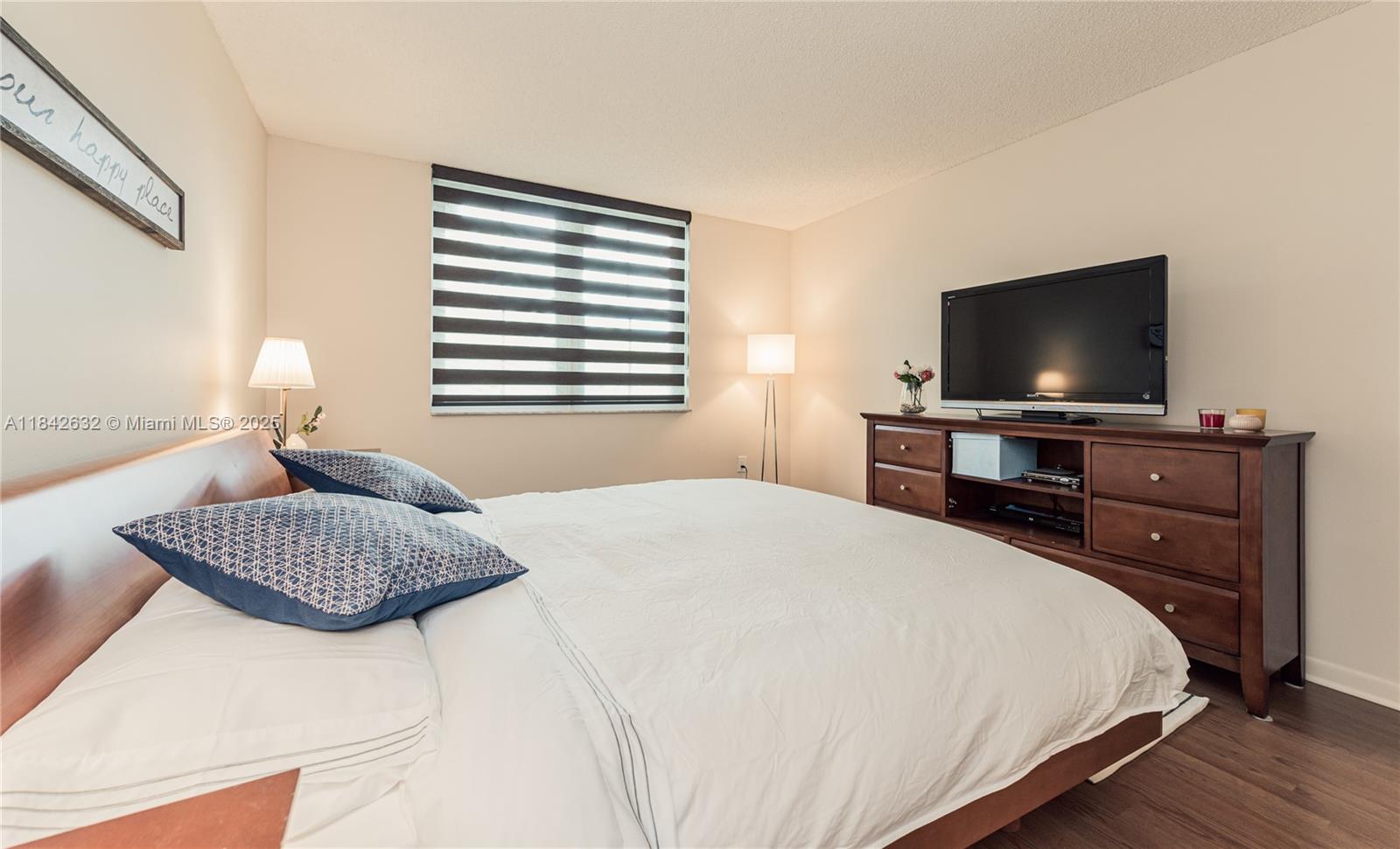 THE YACHT CLUB AT AVENTURA - Residential Lease