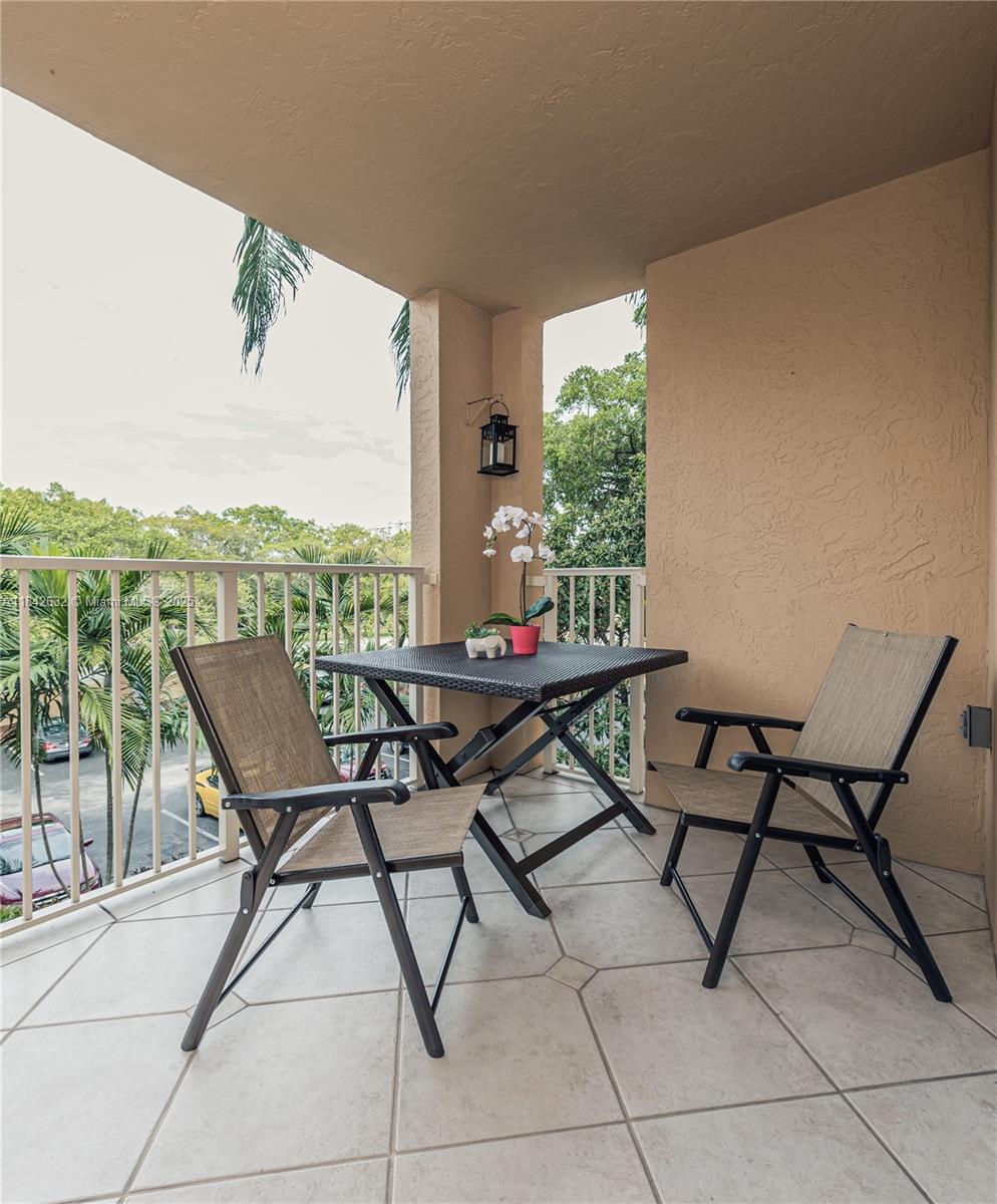 THE YACHT CLUB AT AVENTURA - Residential Lease