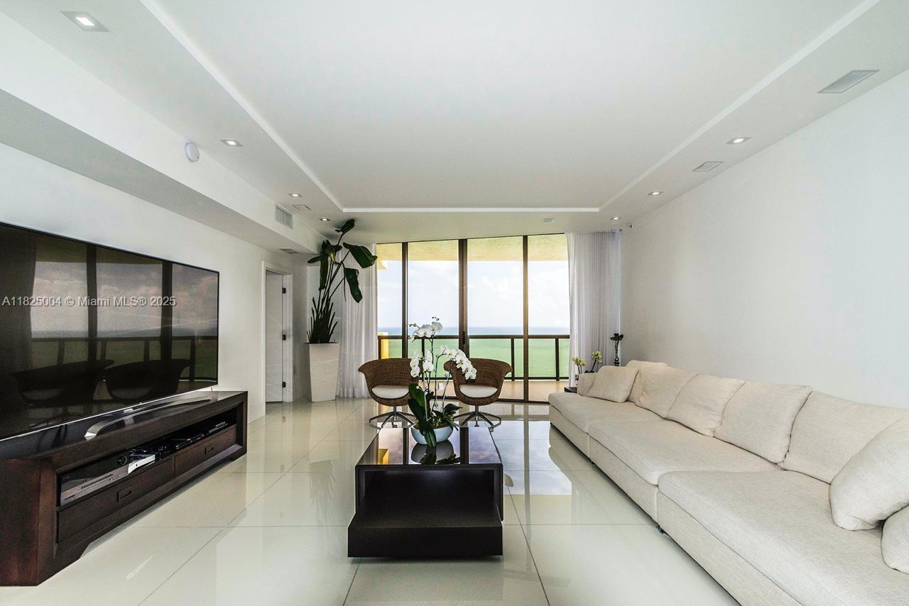 16275 Collins Ave 2401