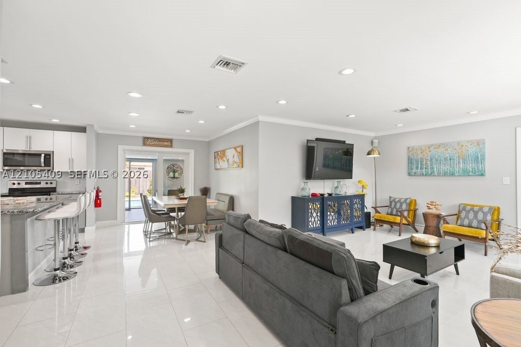 1501 NE 40th Ct