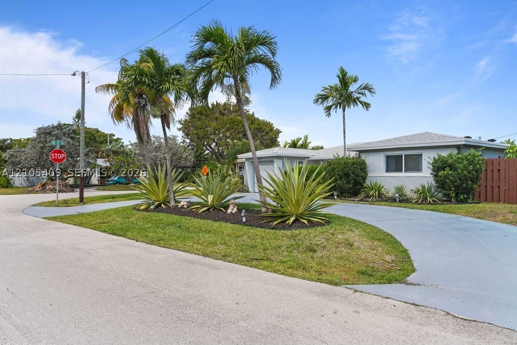1501 NE 40th Ct