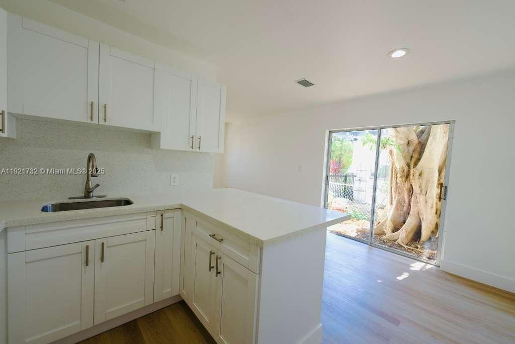 BISCAYNE BLVD PARK - Residential Lease