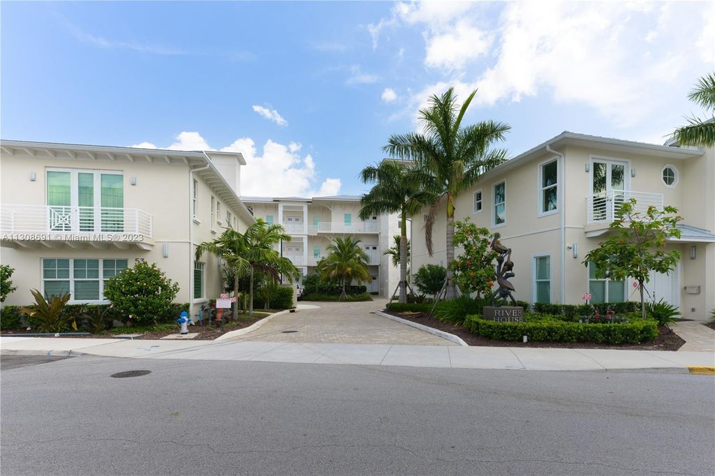 Photo of 51 SE Seminole St #204, Stuart, FL 34994 (MLS # A11308691)