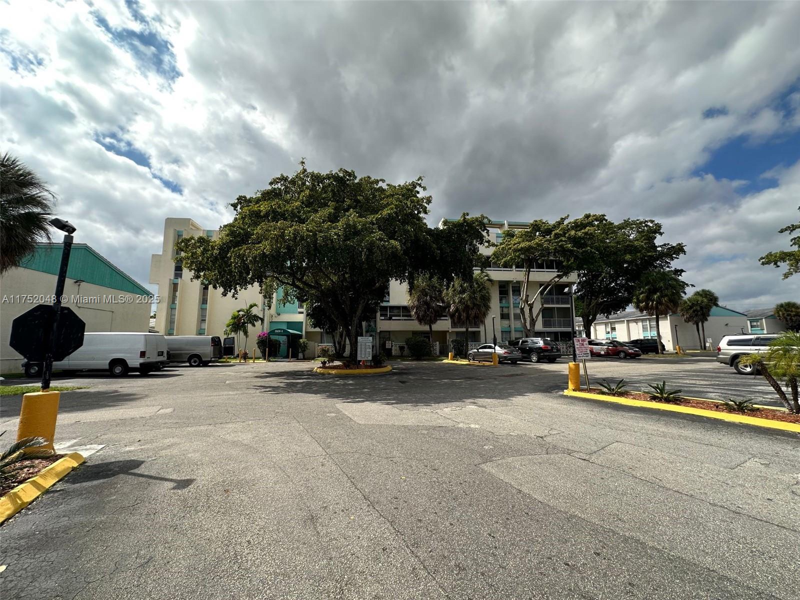 NEWPORT AT LAUDERHILL CON - Residential