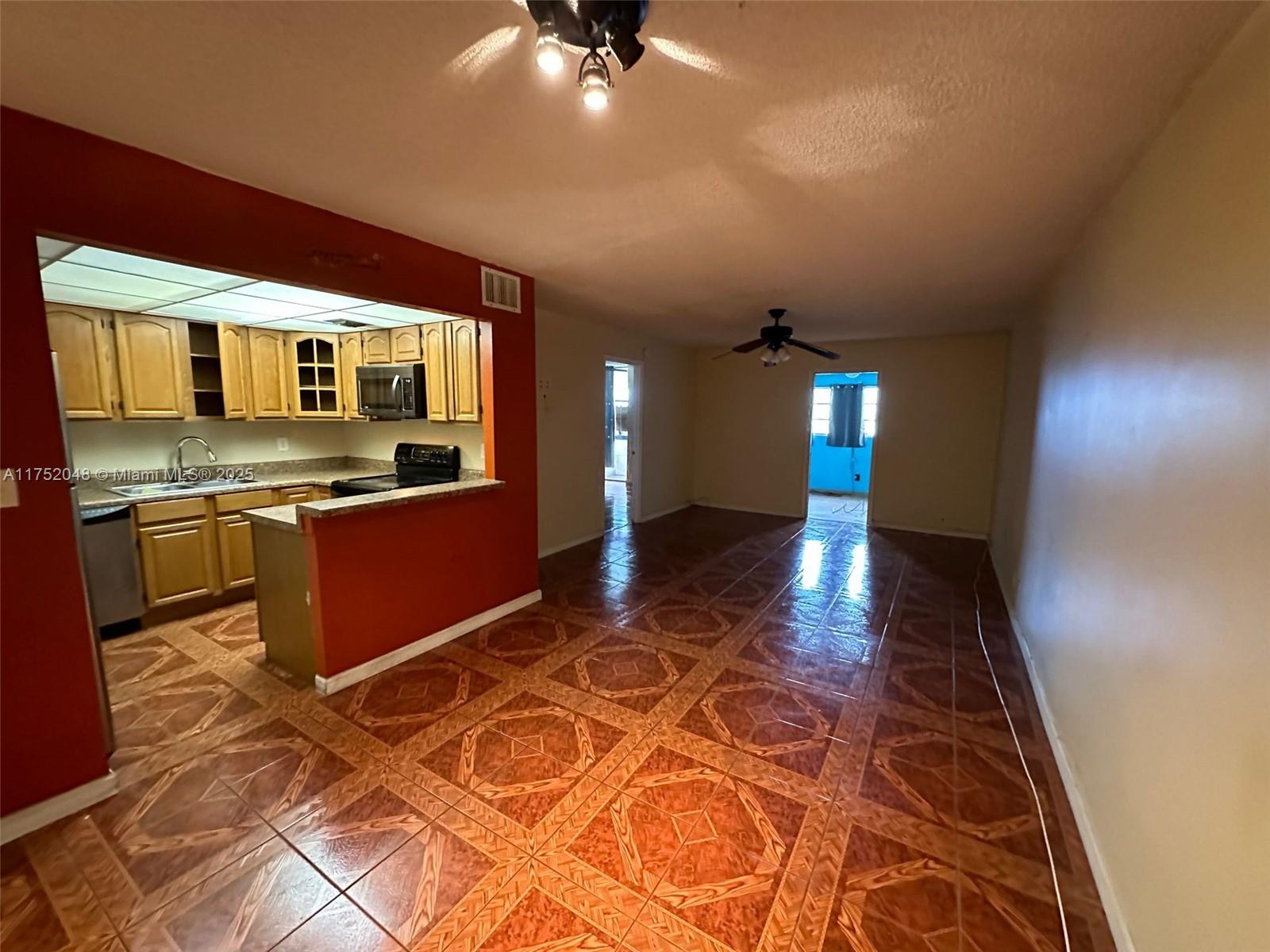 NEWPORT AT LAUDERHILL CON - Residential