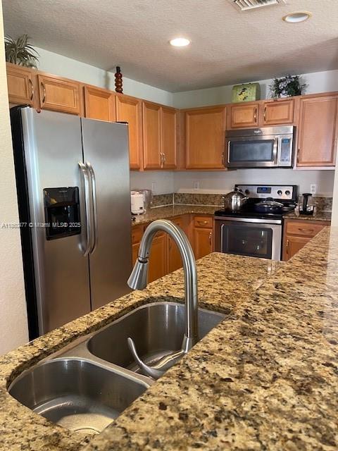 ROYAL WOODS CONDO - Residential Lease