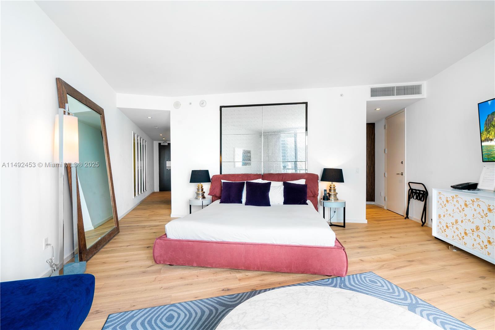 2201 COLLINS AVE CONDO - Residential Lease