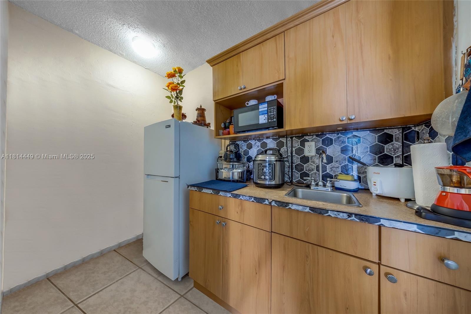 LAWRENCE ESTATES LAND COS - Residential Income